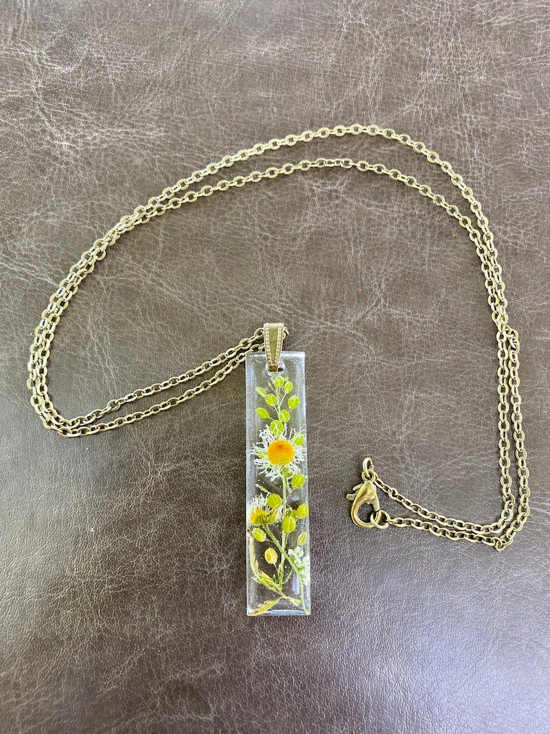 Wild flower resin necklace