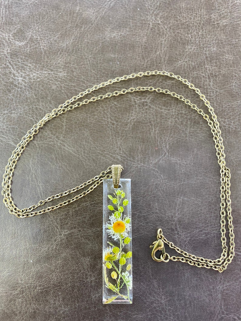 Wild flower resin necklace