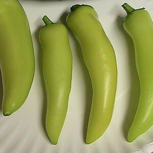 Hot Hungarian Wax Pepper, 25+ Seeds NON-GMO Organically Grown