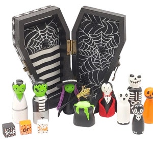 Halloween Peg Dolls, Wood Dolls, Wood Doll Coffin, Play Set, Halloween Peg Doll Gift Set, Halloween Decor, Halloween Gift