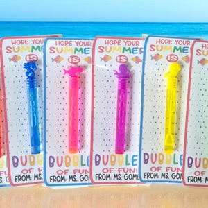 Summer Bubble Wand Party Favors, Hope Your Summer BUBBLES with Fun Card, End of School Year Gifts, Summer Birthday Party Favors, Beach Theme
