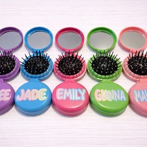 Gepersonaliseerde compacte spiegelborstels - Feestbedankjes voor meisjes - Miniborstel - Naamborstels - Glamourverjaardag - Cadeau voor meisjes - Gunsten verjaardagsfeestje