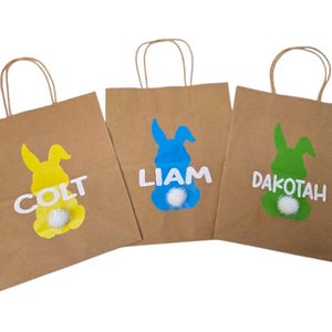 Puede incluir: Un letrero de madera r&uacute;stica con el texto "Welcome to our home" en letras blancas. El letrero presenta un acabado envejecido y un dise&ntilde;o simple y acogedor, ideal para la decoraci&oacute;n de la puerta principal.