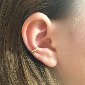 Gold Ear Cuff - Delicate Adjustable No Piercing Gold Filled Ear Cuff - Minimalist Gold Ear Cuff - 14K Gold Filled Ear cuff - Fake Conch ring