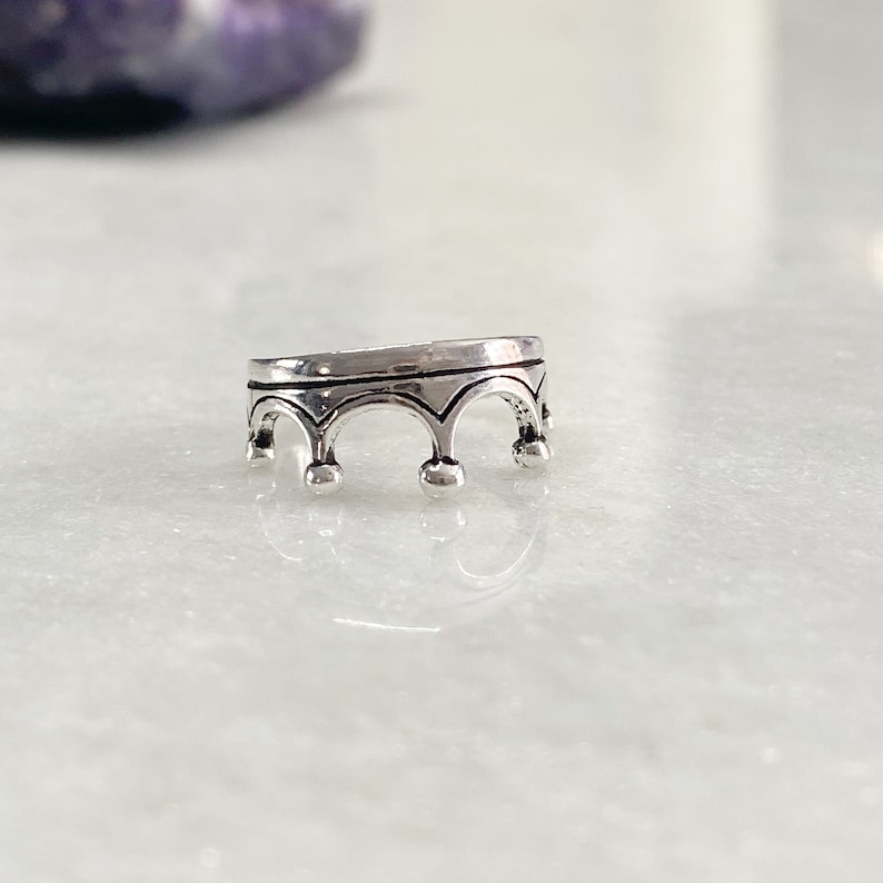 sterling silver toe rings Princess Crown toe ring foot jewellery summer accessories boho style Hammered Silver Toe ring midi ring