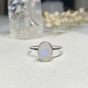 Silver Rainbow Moonstone Ring, Sterling silver dainty moonstone ring, June Birthstone Ring, gemstone ring, Gemstone Stacking Ring