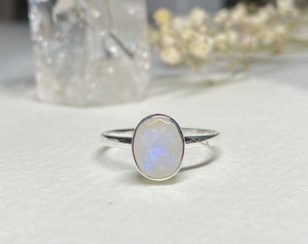 Silver Rainbow Moonstone Ring, Sterling silver dainty moonstone ring, June Birthstone Ring, gemstone ring, Gemstone Stacking Ring