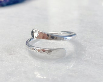Hammered Sterling Silver Thumb Ring: Adjustable Open Crossover Design
