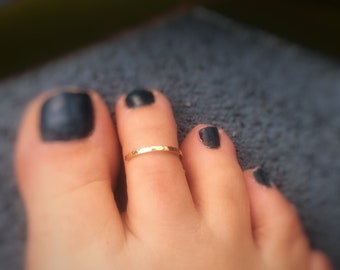 Gold toering, 14k gold filled toe ring, adjustable gold toe ring, hammered gold toe ring, body jewellery, boho toe rings, dainty toe rings