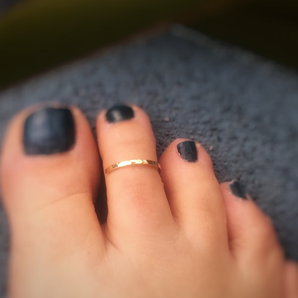 Gold toering, 14k gold filled toe ring, adjustable gold toe ring, hammered gold toe ring, body jewellery, boho toe rings, dainty toe rings