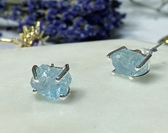 Raw AQUAMARINE crystal earrings | 925 Sterling Silver Natural gemstone stud earrings | Gemstone healing earrings, Natural uncut gemstones