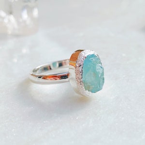 Silver Aquamarine ring, Sterling Silver Raw gemstone Ring, Cocktail Ring, Sterling silver statement ring, Solitaire ring, Blue Gemstone ring