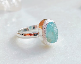 Silver Aquamarine ring, Sterling Silver Raw gemstone Ring, Cocktail Ring, Sterling silver statement ring, Solitaire ring, Blue Gemstone ring