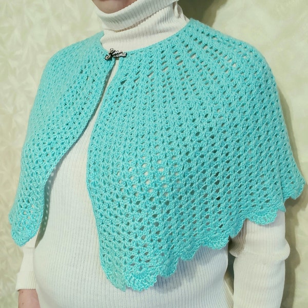 Cape pour femme au crochet, poncho en laine pour femme, vêtements pour femmes âgées et personnes en fauteuil roulant