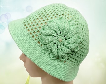 Handmade Green & Yellow Checkered Crochet Cloche With Lace  display picture 3
