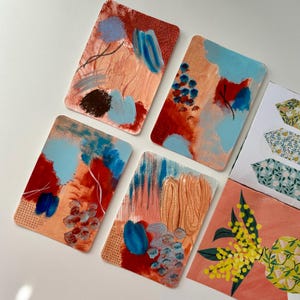 Set di mini opere d'arte astratte arancioni e blu - Set di 4 cartoline dipinte a mano / Mini opere d'arte originali in acrilico e pastello a olio / Decorazione murale vibrante