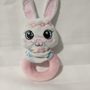 File embroidery, rabbit rattle, 10x10cm frame with a few small seams in hand