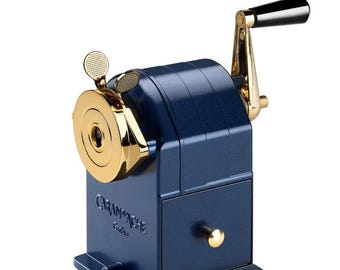 Sacapuntas Caran d'Ache Cosmic Blue: accesorio de escritorio suizo