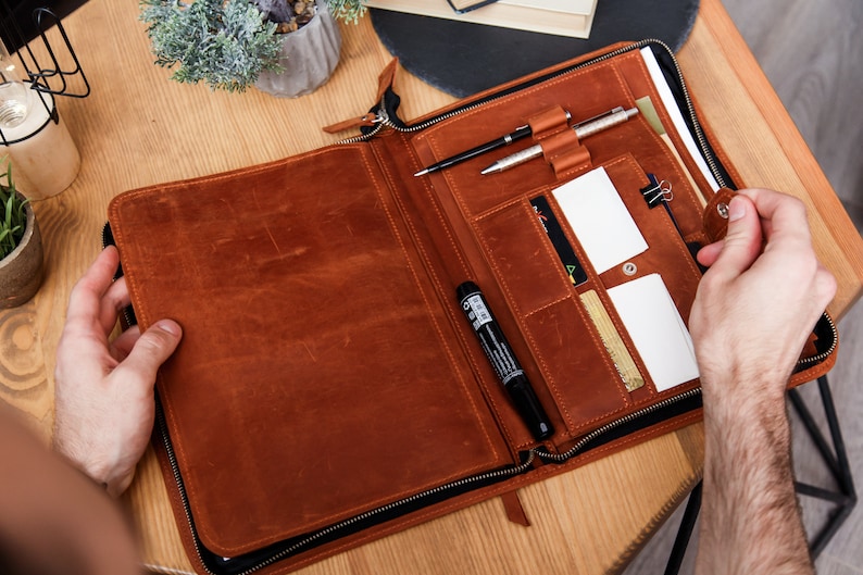 Personalized zipper leather portfolio, Personalized notebook, Leather portfolio, Business portfolio, Custom notepad cover, Personalized gift, Custom portfolio, Engraved portfolio, Zipper portfolio, A4 paper folder, Portfolio for men, Folder portfolio