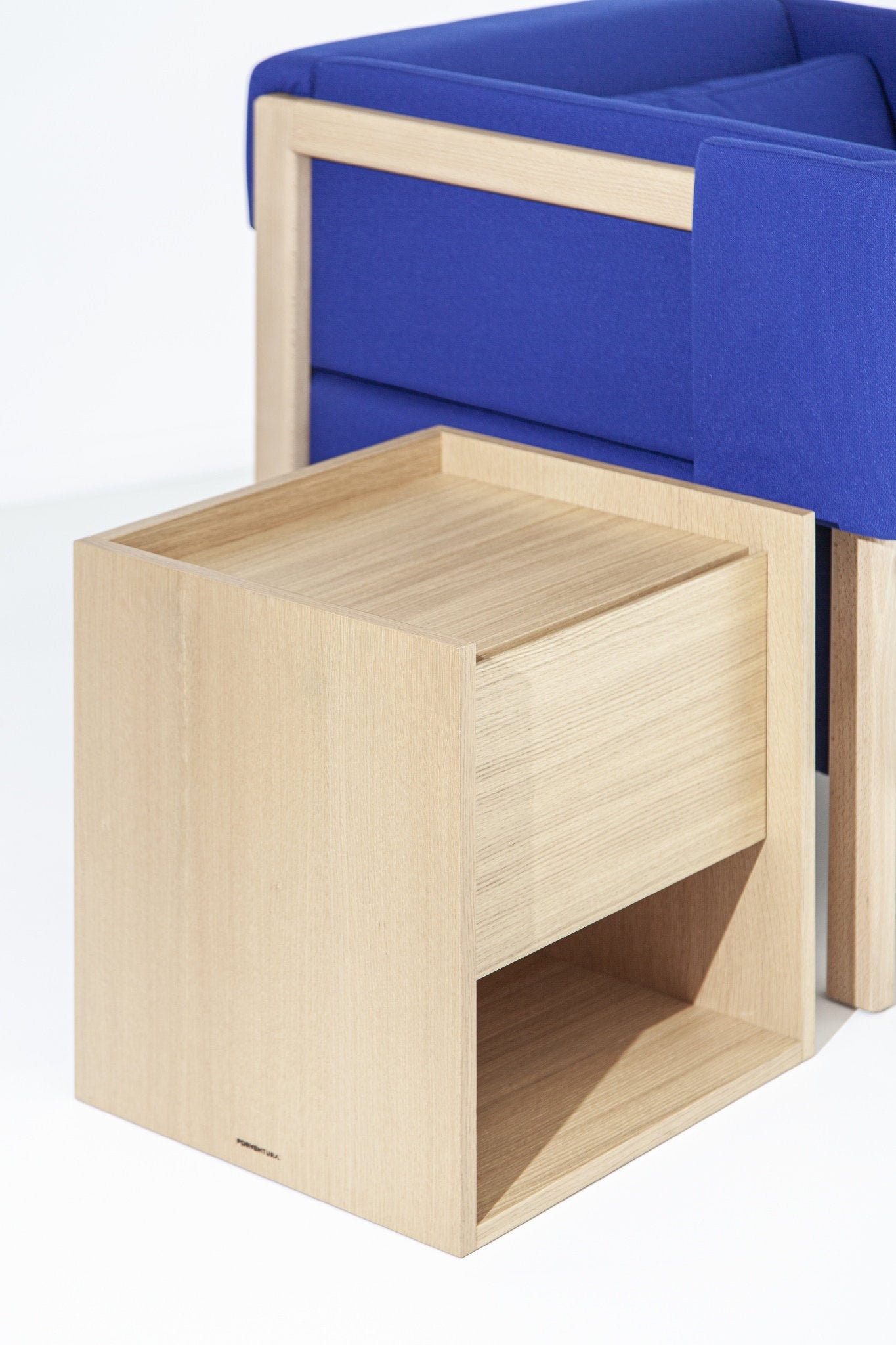 Mesa de noche de madera MIES S / Mesita lateral / Roble / | Etsy