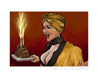 Puede incluir: Una mujer con un turbante dorado y una chaqueta de lentejuelas doradas sostiene un pastel de chocolate con velas encendidas. El pastel está en un plato blanco. El fondo es una pared roja. El texto "And Many More" es visible en la esquina inferior derecha de la imagen.