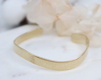 Chic Gold Cuff Bangle Elegant Hammered Gold Bangle Delicate Handmade Beauty Modern Gold Cuff Bracelet Sleek and Stylish Accessory for Mom
