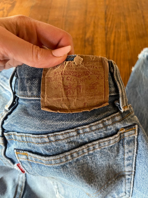 Vintage 90s Levi’s jeans distressed hole in butt … - image 9