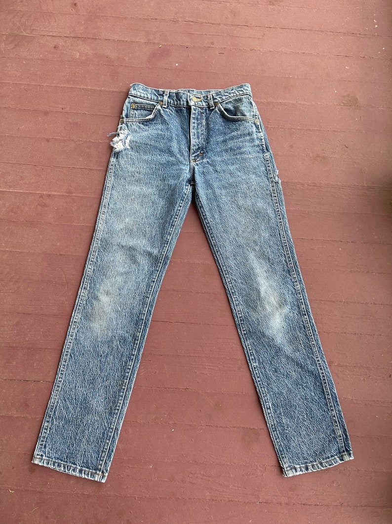 Vintage 90s Lee jeans straight style mom jeans classic trendy medium wash image 2