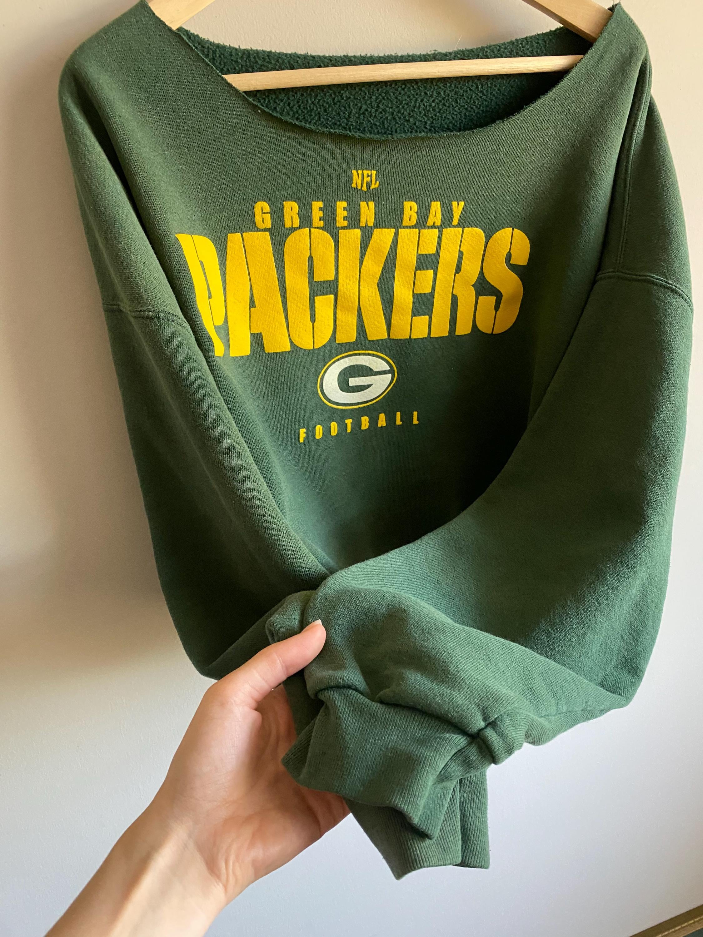 Vintage off the Shoulder Y2K Cropped Green Bay Packers Crewneck
