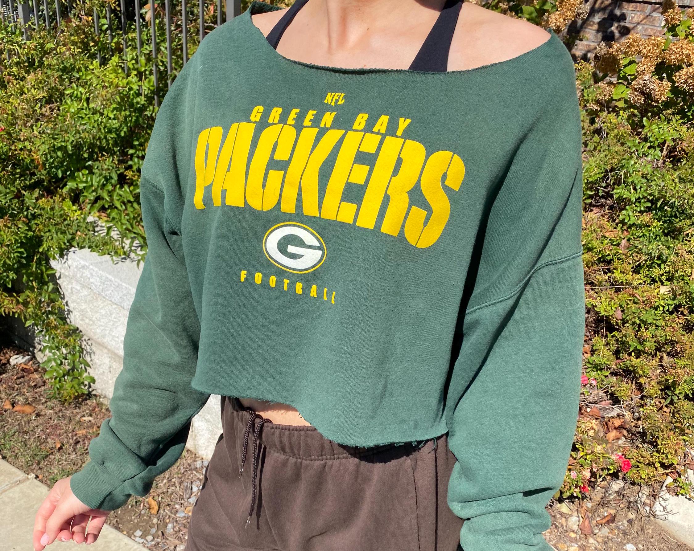 Vintage off the Shoulder Y2K Cropped Green Bay Packers Crewneck