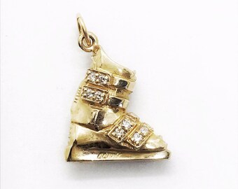 "Hughes Jewelry Custom Diamond 14k Gold Ski Boot (auf Bestellung - bitte senden Sie mir eine Nachricht für den Zeitrahmen)." Dieser Skischuh hat natürliche Diamantschnallen.