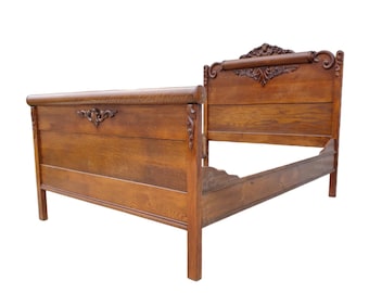 Antique Victorian Carved Oak Bed (Full Size)