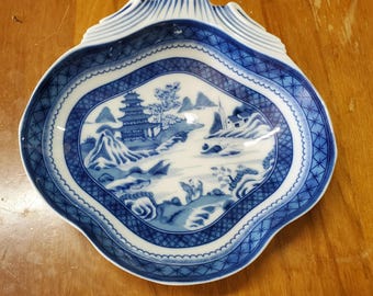Blue Canton Shell Dish by Mottahedeh
