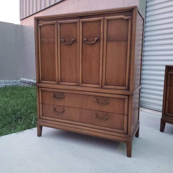 SOLD**SOLD**Drexel Mid Century Gentlemen Chest/Vintage Chest/Eastrend