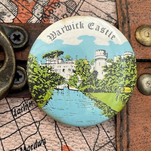 Vintage Badge Warwick Castle Warwickshire England Pin Button Badge 1970s