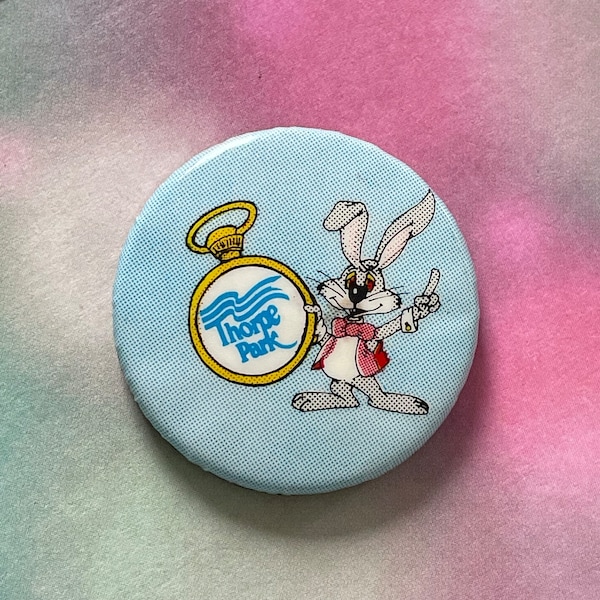 Vintage Badge THORPE PARK Mr Rabbit Chertsey Surrey Button Badge