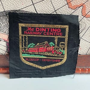 Vintage DINTING Railway Centre Patch Glossop Steam Train Souvenir Badge