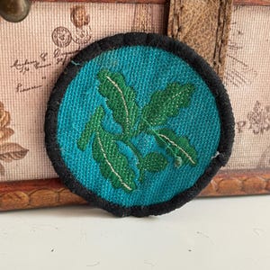 Vintage Patch NATIONAL TRUST Conservation Charity Oak Leaves Acorn Patch Badge