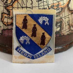 Vintage Aufnäher HERM ISLAND Wappen Kanalinseln Souvenir Andenken Stoffabzeichen
