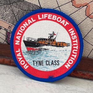 Vintage patch RNLI Royal National Lifeboat Institution Tyne Class opnaaiende badge