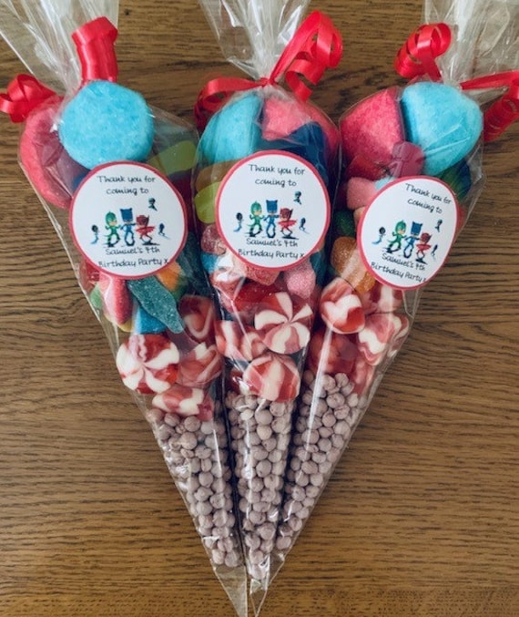 Ready Made Pre Filled Favours Sweet Cones Childrens Party Bags SUPER HERO SWEETS