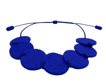 Königsblaue Halskette, Blaues Statement, Geometrische Halskette, Kreis Lätzchen, Großes Statement, Chunky Halskette, Kostüm Halskette, blaue Ton Halskette