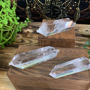 Clear Quartz DT Universal Healer Double Terminated Clear Quartz with beautiful Rainbows and inclusions Energy Generator Guided Intuition DT1