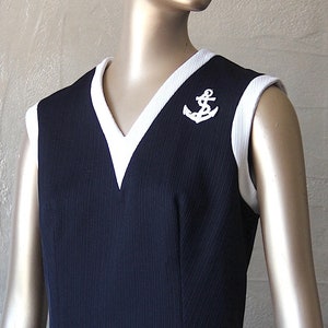 Marineblauwe en witte jurk uit de jaren 60