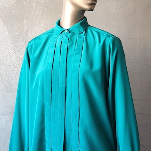 80&#39;s green blouse with Claudine collar