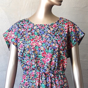 Loose 80&#39;s floral jersey dress