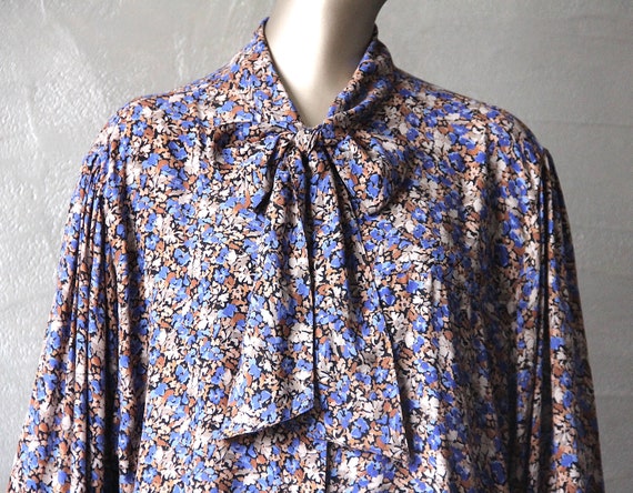 80's blouse with Lavallière collar - image 5
