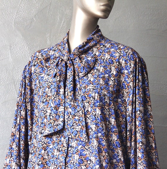 80's blouse with Lavallière collar - image 1