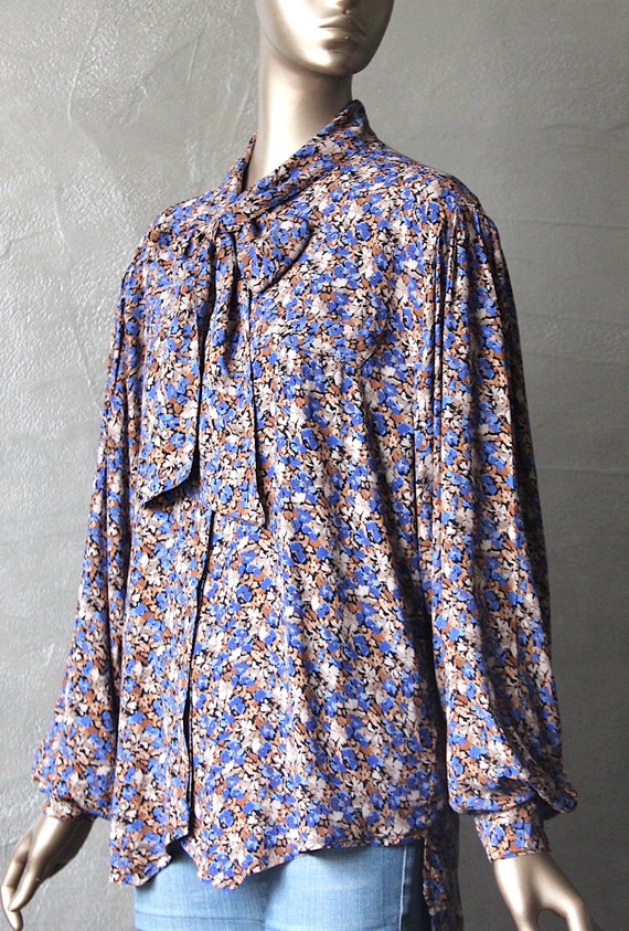 80's blouse with Lavallière collar - image 4