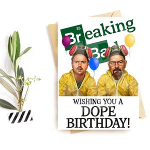 Cartão de aniversário engraçado e divertido – Cartão de felicitações com paródia ousada para ele ou ela – Cartão de desenho animado de terno amarelo para amigo ou fã